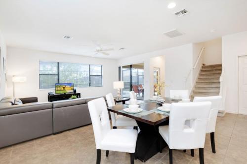 Providence - 4 Bed 4 Baths VILLA in Davenport, USA