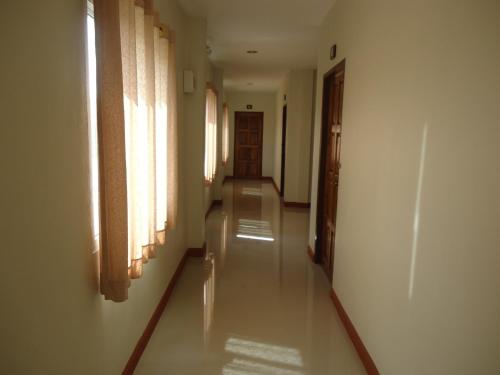 ソーン ワリー アパートメント