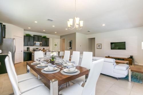 Solterra Resort - 5 Bed 4 Baths VILLA in Davenport, USA