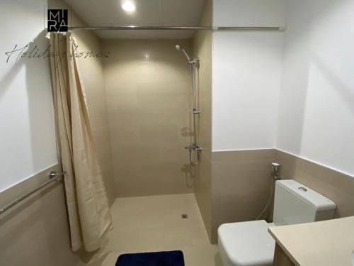 Mira Holiday Homes - Serviced Studio in Una Apartment, Дубай (фото 5)