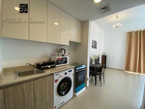 Mira Holiday Homes - Serviced Studio in Una Apartment, Дубай (фото 10)