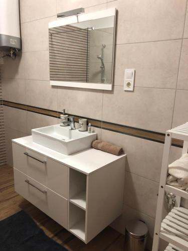 Vörösmarty apartmanház