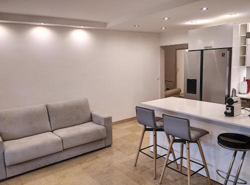 Le Chateau De La Pinede - Apartment - Juan-les-Pins