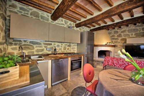 Konyha, Villa Mulino by PosarelliVillas in Adatti