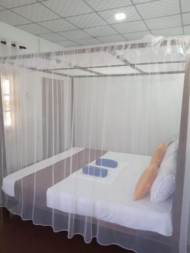 Standard Double Room image 2