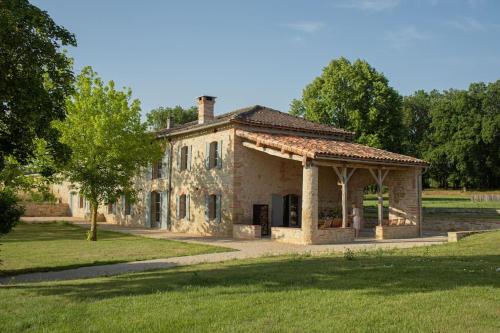 L'Héritier, maison climatisée, 12pers avec piscine - Location saisonnière - Marzens