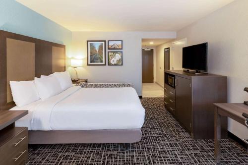 La Quinta Inn & Suites by Wyndham Jonesboro in โจเนสโบโร (AR)