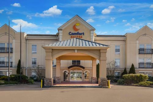 Comfort Suites Near University in North Brunswick, USA