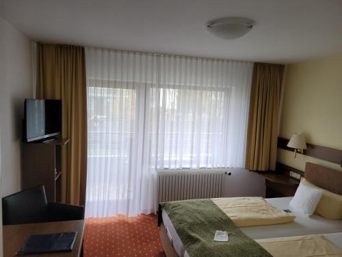 Kurparkhotel - image 3