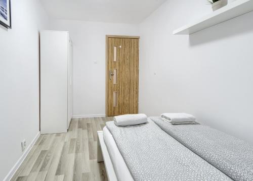 Mieszkanie Zacisze - ACCO RENT - image 5