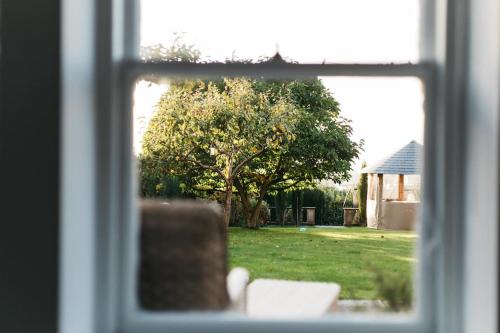 New -Bright -Fresh - with parking & for electric cars, Bath (zdjęcie 10)