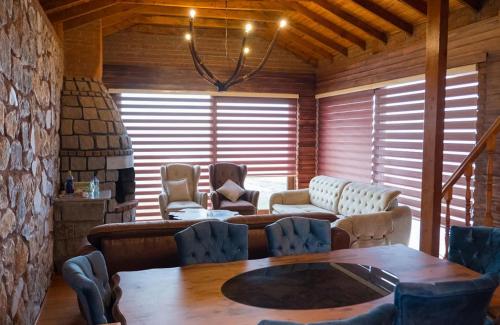 . Charming Stone House with Private Pool and Nature View in Iznik, Bursa
