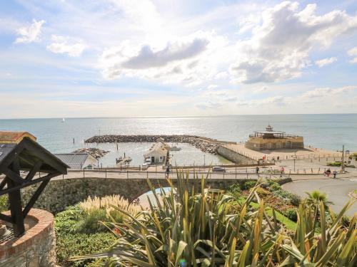 Exterior view, 1 Tulse Hill Cottages in Ventnor East