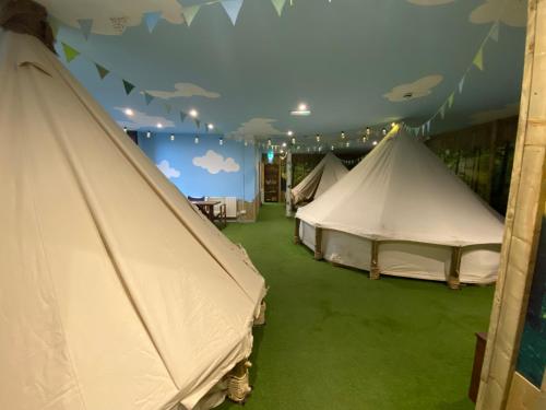 Explorers Retreat Matlock Bath - main image