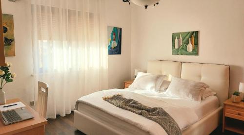 The spacious comfy apartment in the heart of Blloku, Tirana (photo 11)