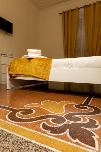 Double Room with Private External Bathroom image 7