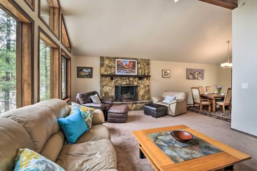 Flagstaff Home with Back Deck - 5 Mi to Downtown