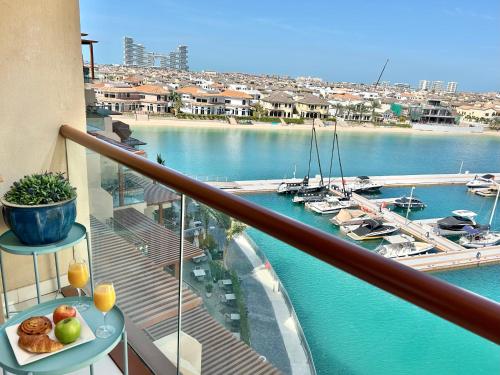 Luxury on the Palm with Marina view balcony - image 10