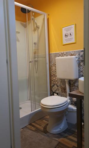 Double Room with Private Bathroom image 9
