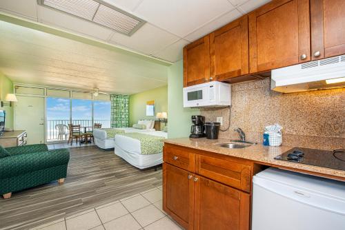 เดอะ สกูเนอร์ อินน์ (The Schooner Inn) in เวอร์จิเนียบีช (VA)