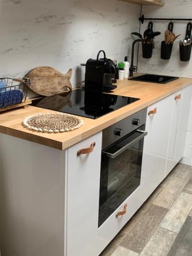 Studio Apartment image 10