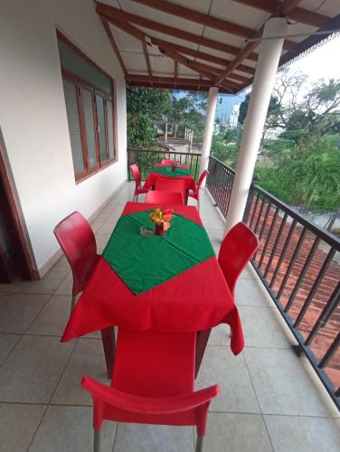 KING TOP Holiday Inn in Monaragala
