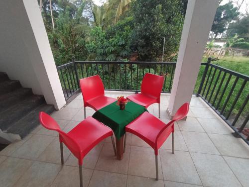 KING TOP Holiday Inn in Monaragala