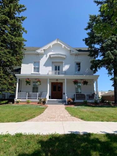 . Pert House