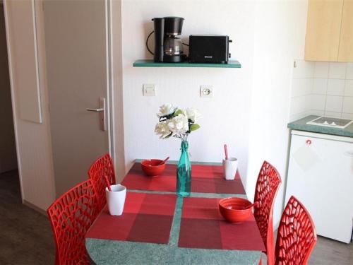 Appartement La Rochelle, 1 pièce, 4 personnes - FR-1-246-9