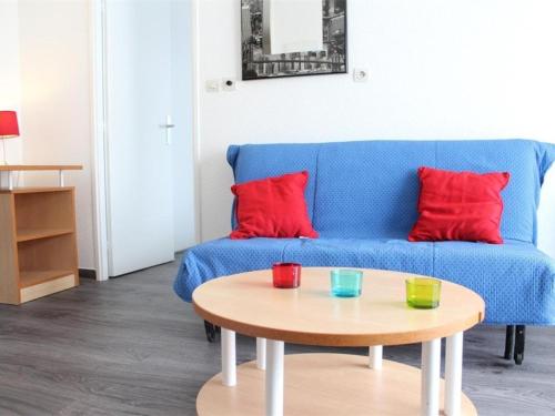 . Appartement ensoleillé avec piscine, balcon et parking privé aux Minimes, La Rochelle - FR-1-246-78