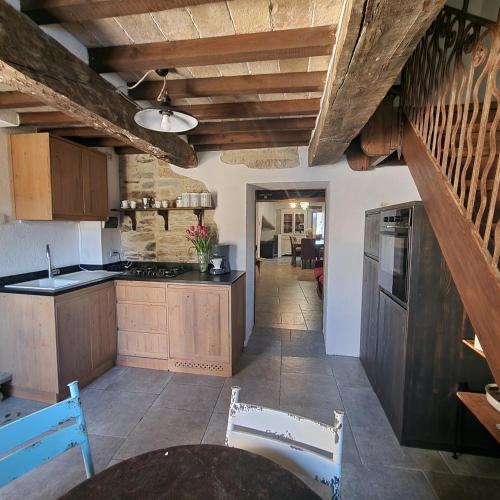Il Cantuccio - Borgo con piscina privata in Сан-Джустіно