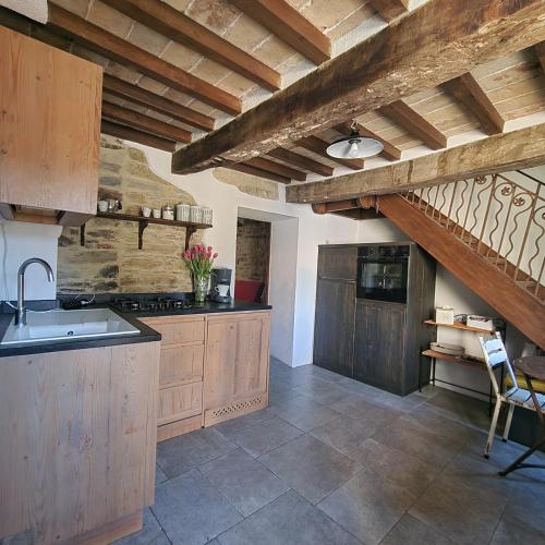 Il Cantuccio - Borgo con piscina privata in Сан-Джустіно