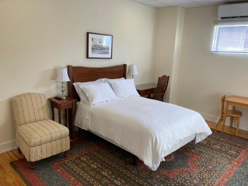 Tawsty Flower - Haines Suites & Cottages - image 6