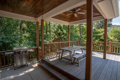 Evergreen Cottage in Blowing Rock, USA