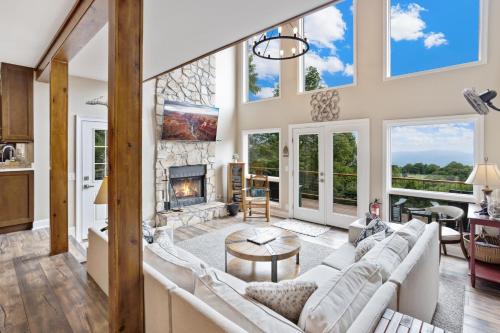 Gloria Hill in Beech Mountain, USA