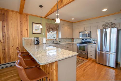 Grandview Summit Cabin in Boone, USA