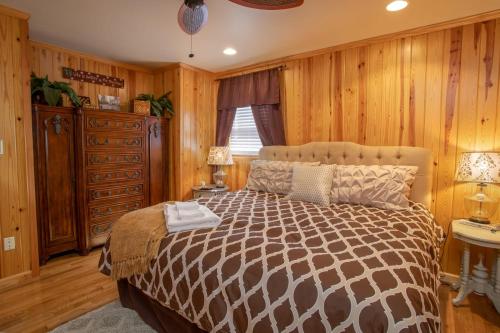 Grandview Summit Cabin in Boone, USA