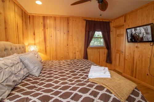 Grandview Summit Cabin in Boone, USA