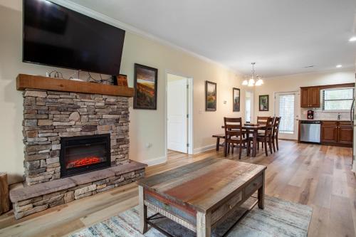 The Shooting Star - Townsend Condo in Townsend, USA
