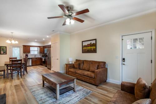The Shooting Star - Townsend Condo in Townsend, USA