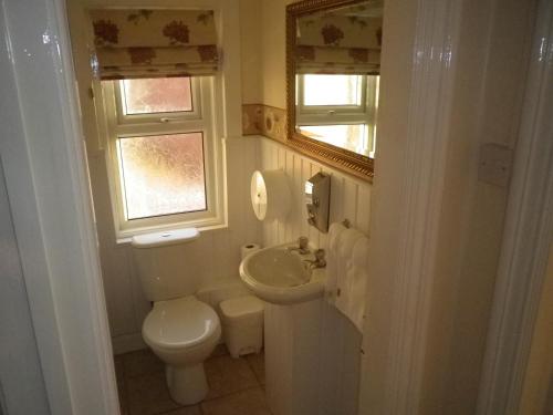 Double Room with Private External Bathroom image 4
