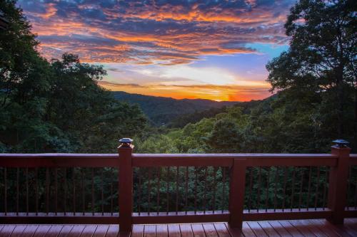 Lucky Bear Lodge in Blowing Rock, USA