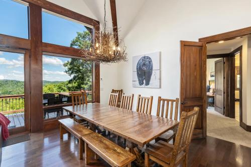 Lucky Bear Lodge in Blowing Rock, USA