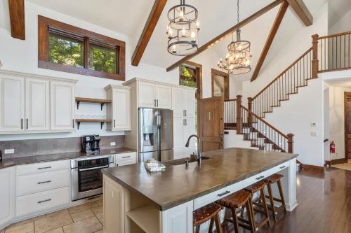 Lucky Bear Lodge in Blowing Rock, USA