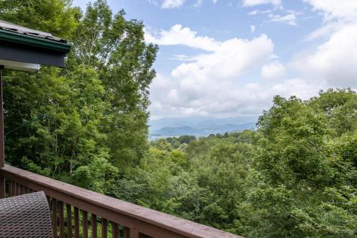 Mountain Stay Chalet in Beech Mountain, USA