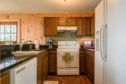 Mountain Stay Chalet in Beech Mountain, USA