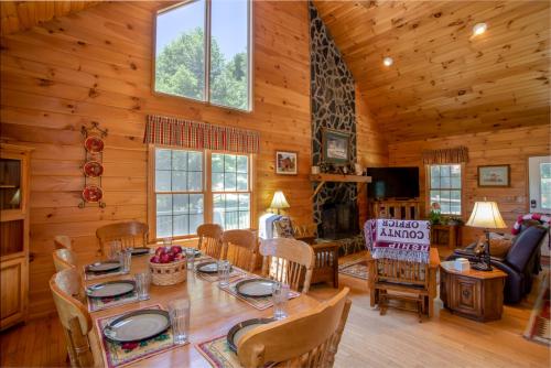 River Valley View in Sugar Grove, USA