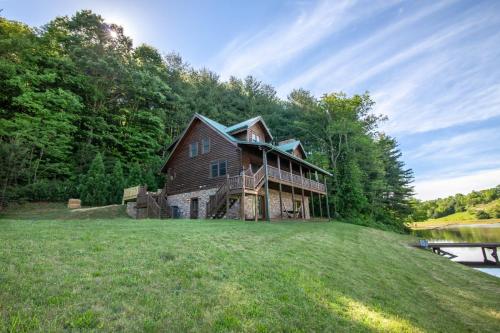 Waters Edge Retreat image