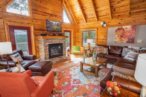 Tree Top Lodge image