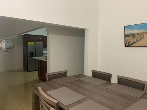 Lakeside Villa in 逍遙海灣